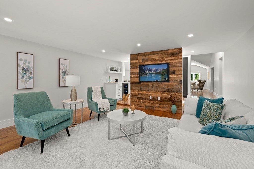 7 Bishops Lane Lynnfield, MA 01940 - Photo 16 of 42