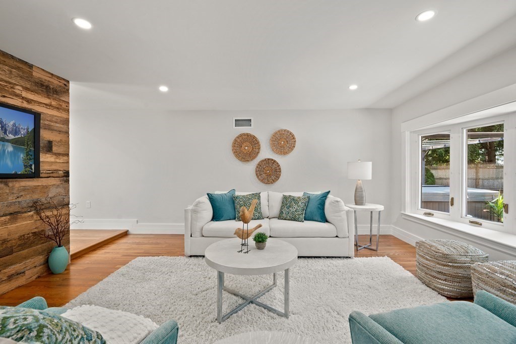 7 Bishops Lane Lynnfield, MA 01940 - Photo 17 of 42