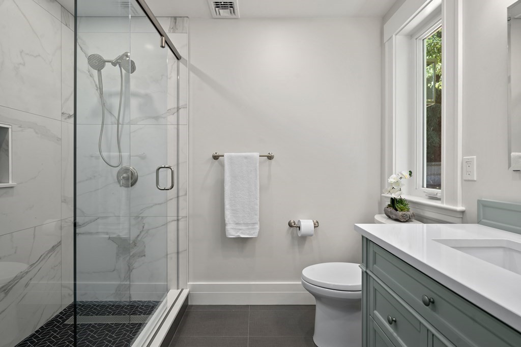 7 Bishops Lane Lynnfield, MA 01940 - Photo 19 of 42