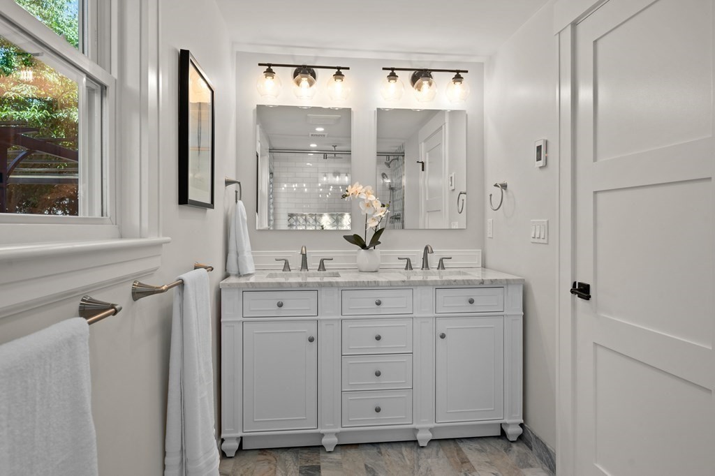 7 Bishops Lane Lynnfield, MA 01940 - Photo 22 of 42