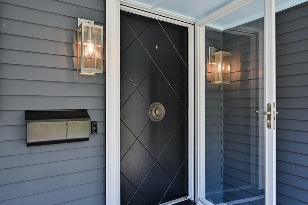 7 Bishops Lane Lynnfield, MA 01940 - Photo 3 of 42