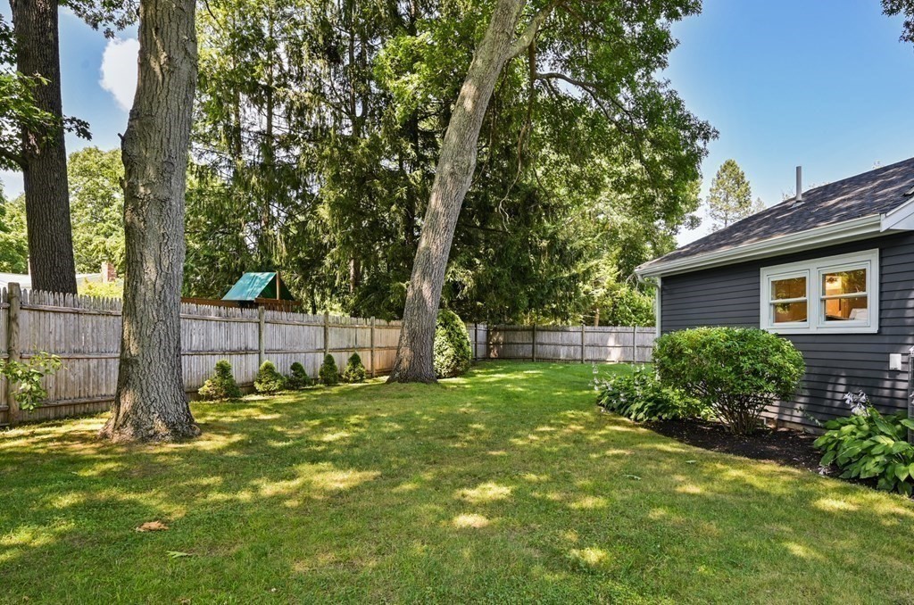 7 Bishops Lane Lynnfield, MA 01940 - Photo 34 of 42