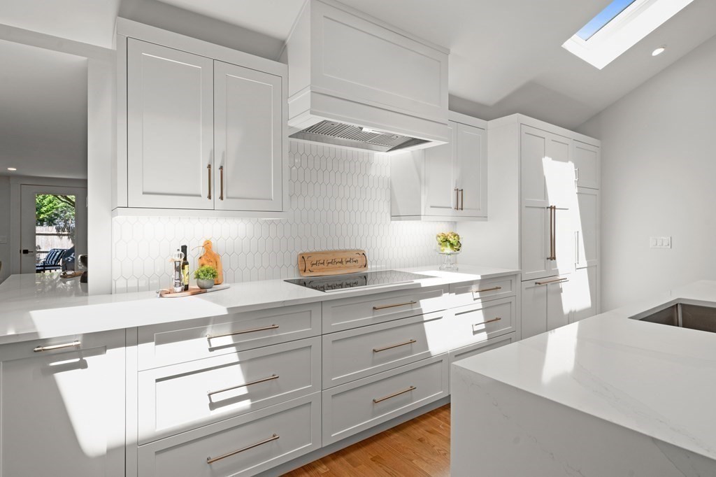 7 Bishops Lane Lynnfield, MA 01940 - Photo 8 of 42