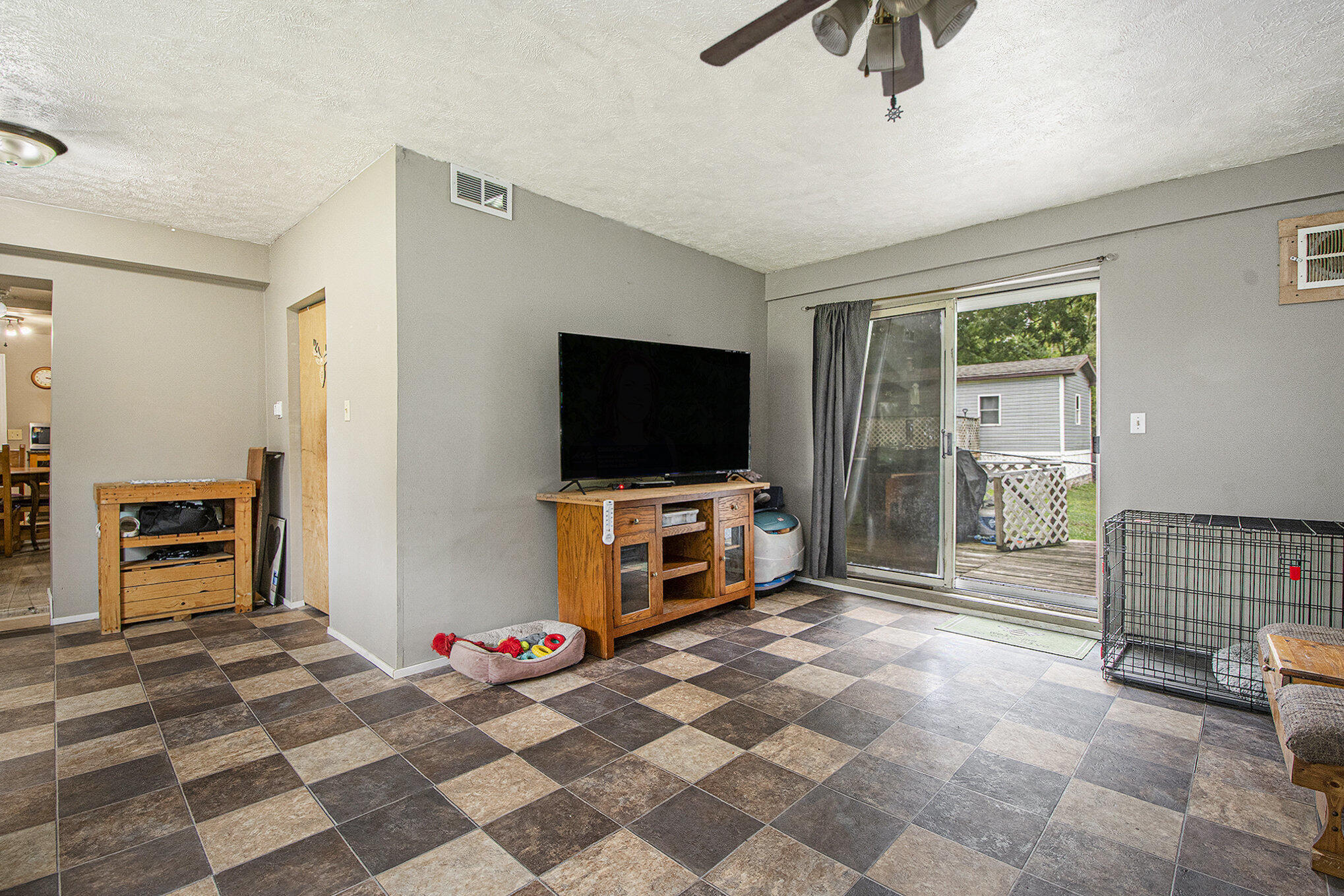 556 Price Street Ionia, MI 48846 - Photo 5 of 20 005_dsc_1238_372