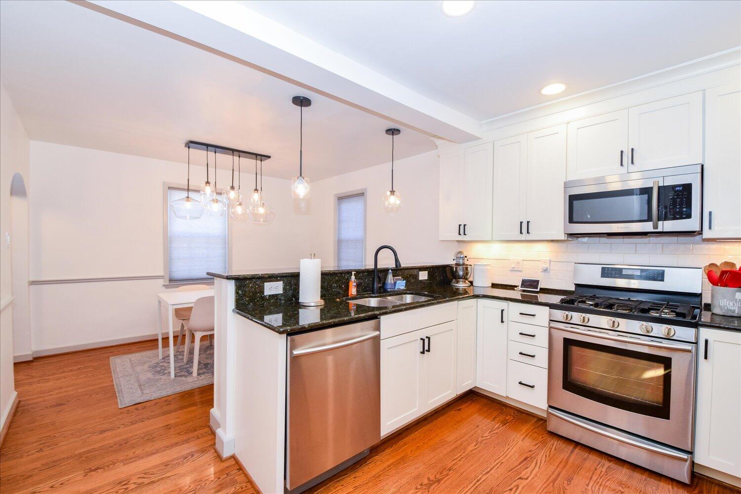 1902 Carlton Road Southwest Roanoke, VA 24015 - Photo 15 of 33 08-1902 Carlton-8