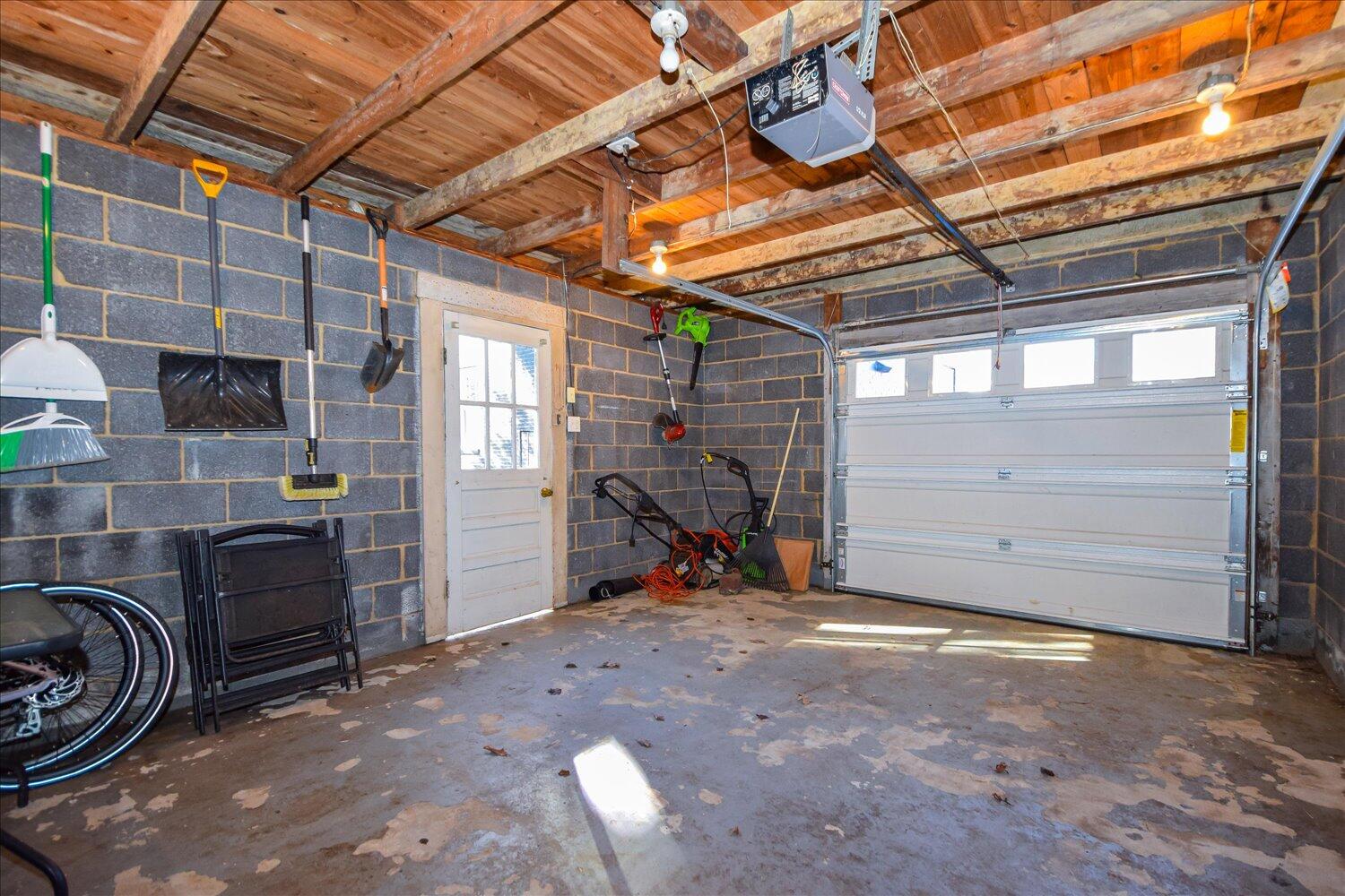 1902 Carlton Road Southwest Roanoke, VA 24015 - Photo 24 of 33 17-1902 Carlton-17