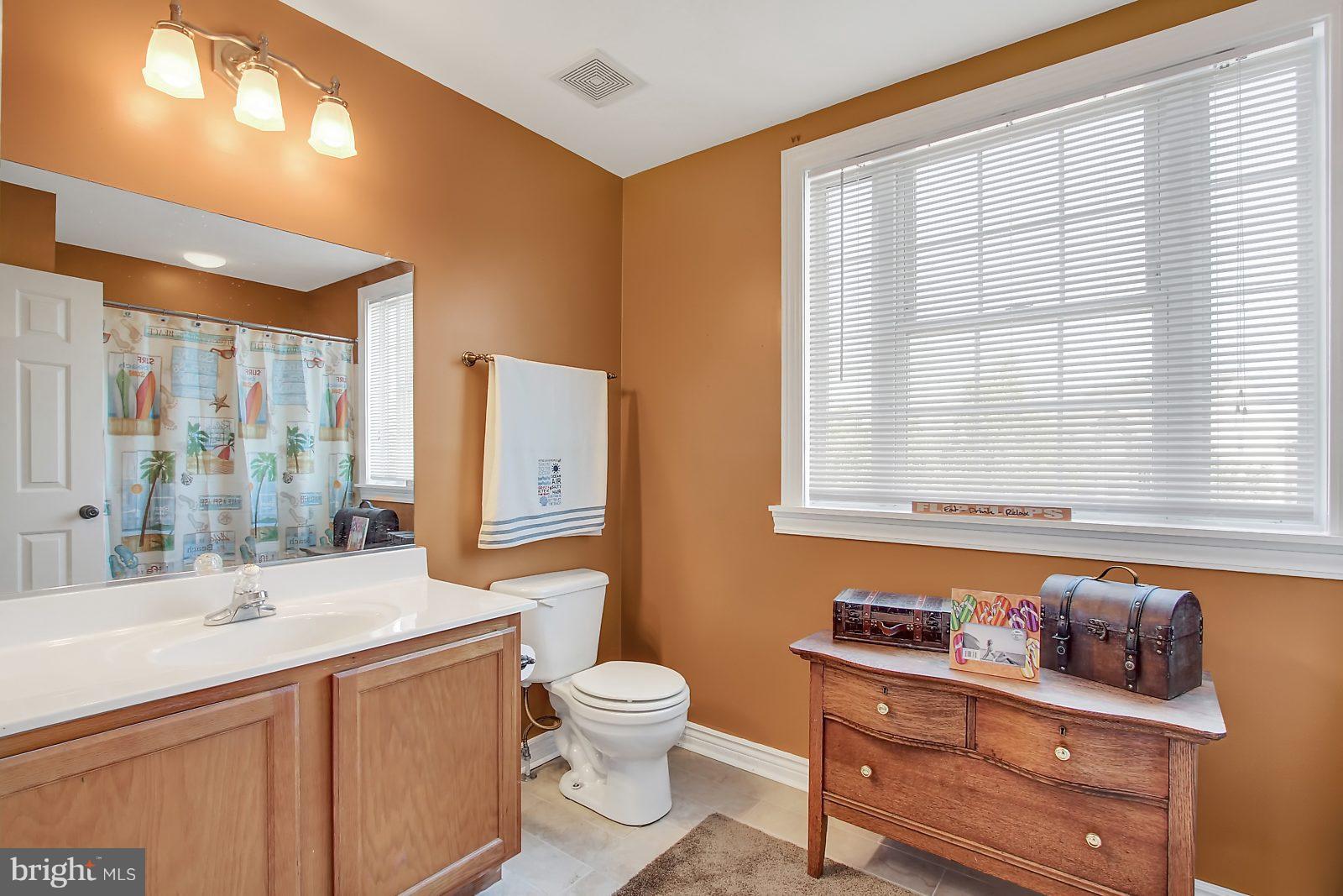 208 Commodore Drive Baltimore, MD 21221 - Photo 12 of 18 Bath (Master)