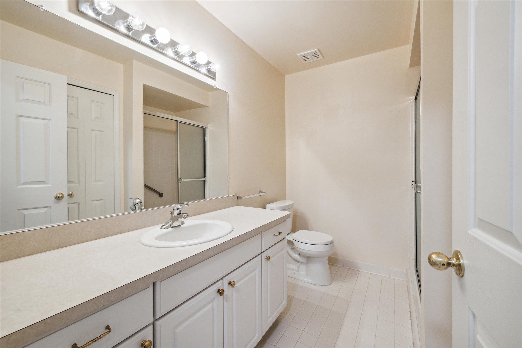 16895 Country Ridge Court Macomb, MI 48044 - Photo 22 of 49 50157108-2b05ebd6-80ed-4310-a8da-8e1c852ec4cb.JPG
