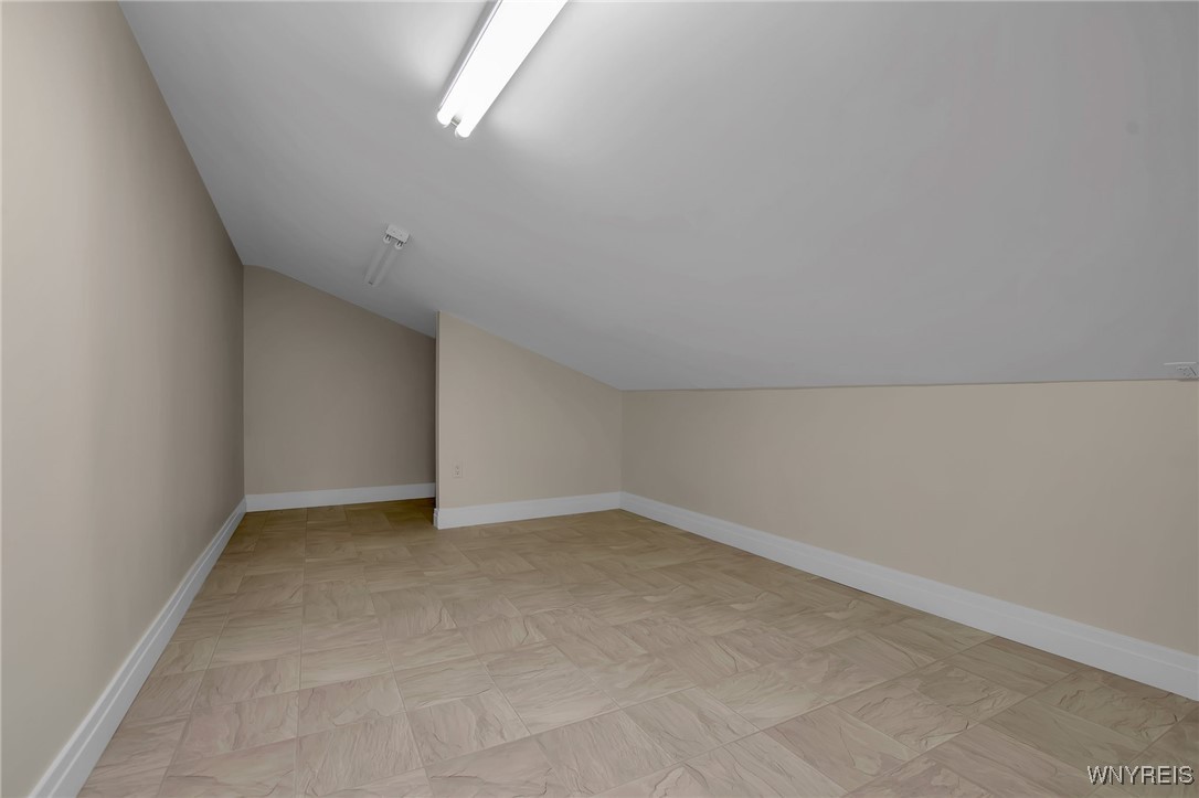 946 Robin Road Amherst, NY 14228 - Photo 31 of 46