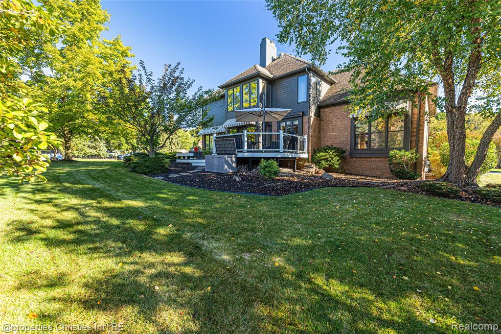 1811 Blue Grass Drive Rochester, MI 48306 - Photo 3 of 39