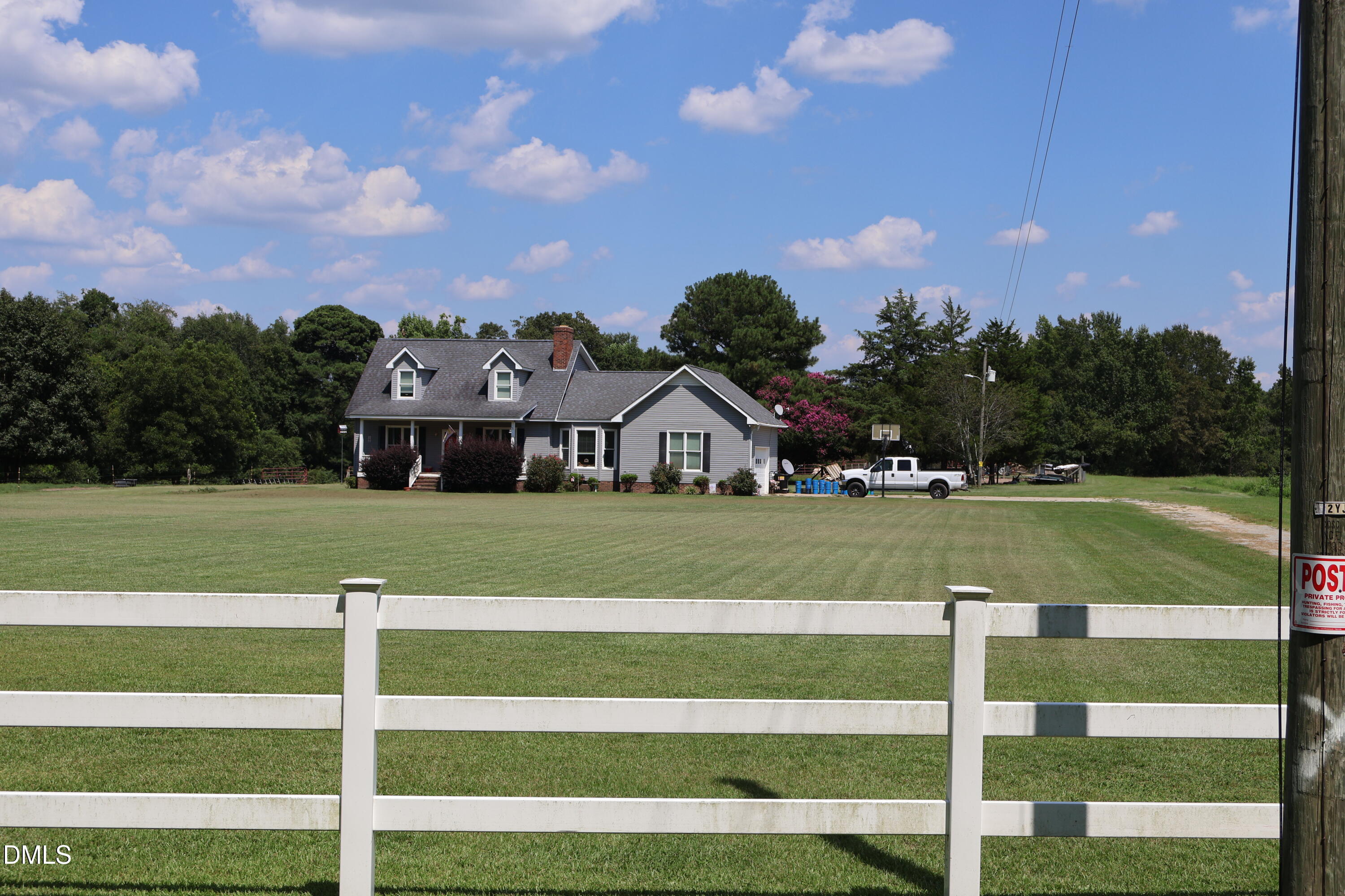 123 Holly Grove Road Benson, NC 27504 - Photo 4 of 12 IMG_0206