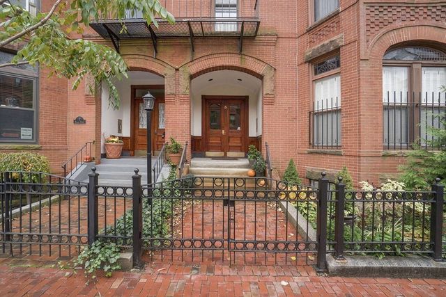 front view of house with a balcony