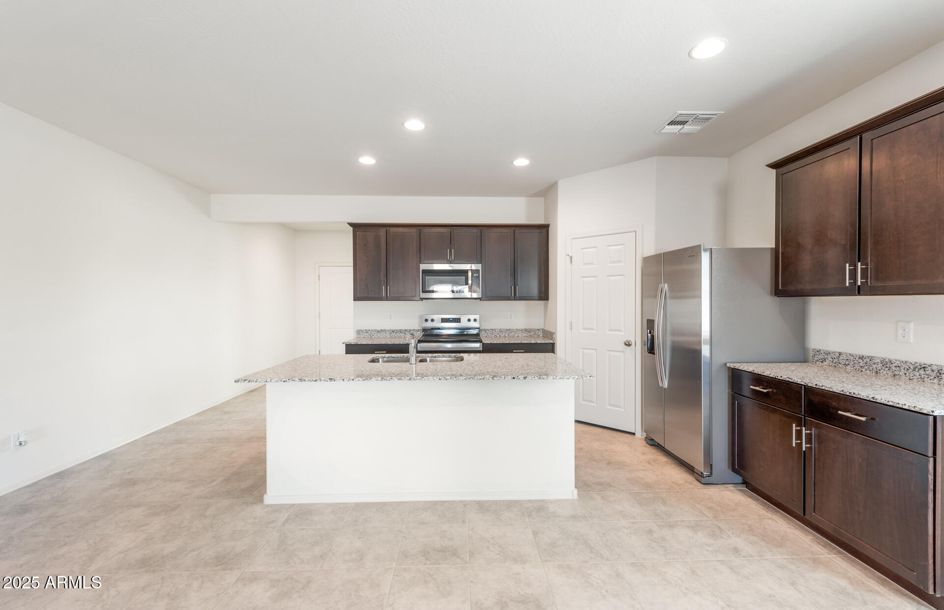 25468 West Chipman Road Buckeye, AZ 85326 - Photo 5 of 19 3 - Kitchen
