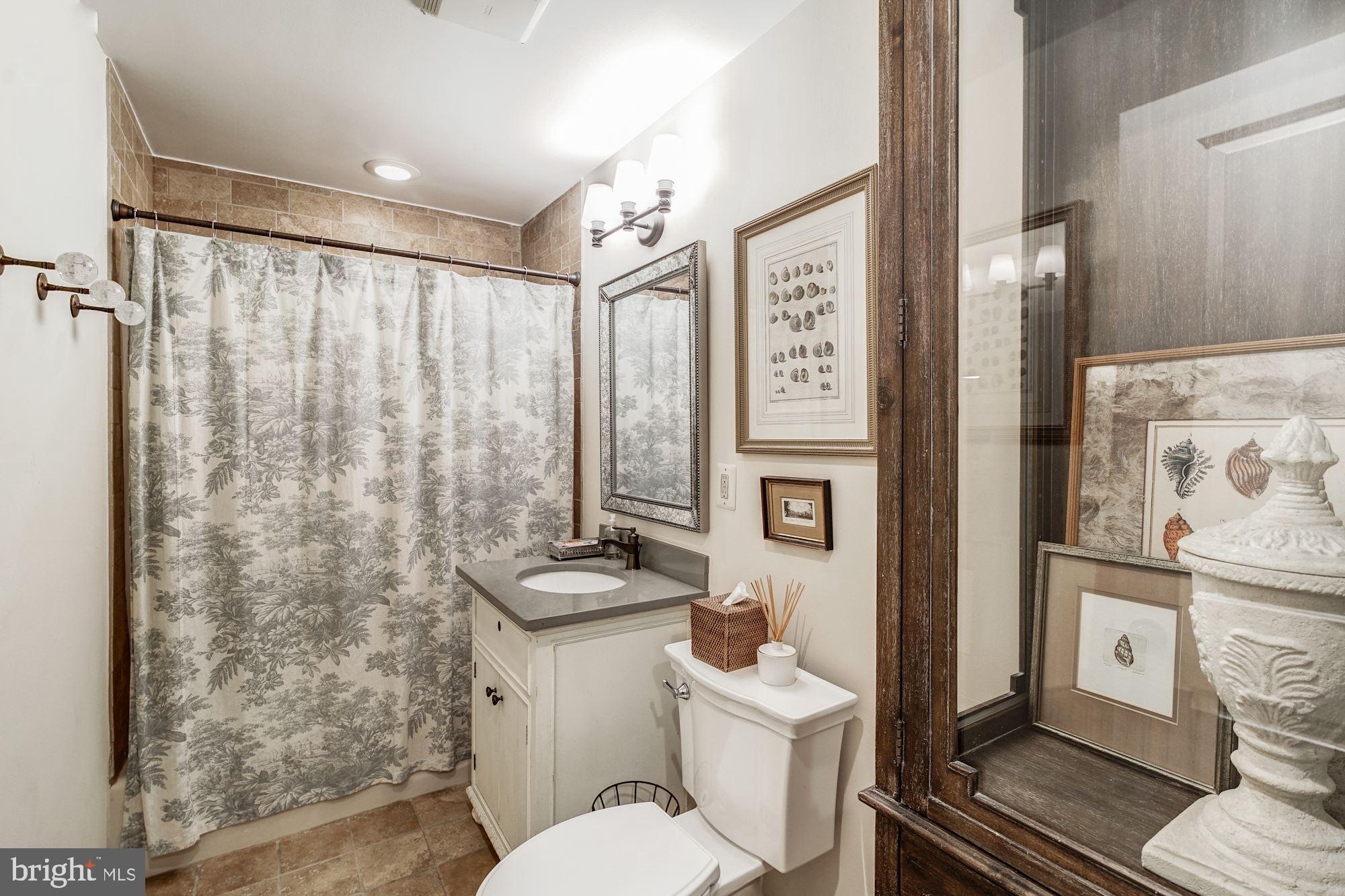 1431 Waggaman Circle McLean, VA 22101 - Photo 22 of 35 Full Hall Bath