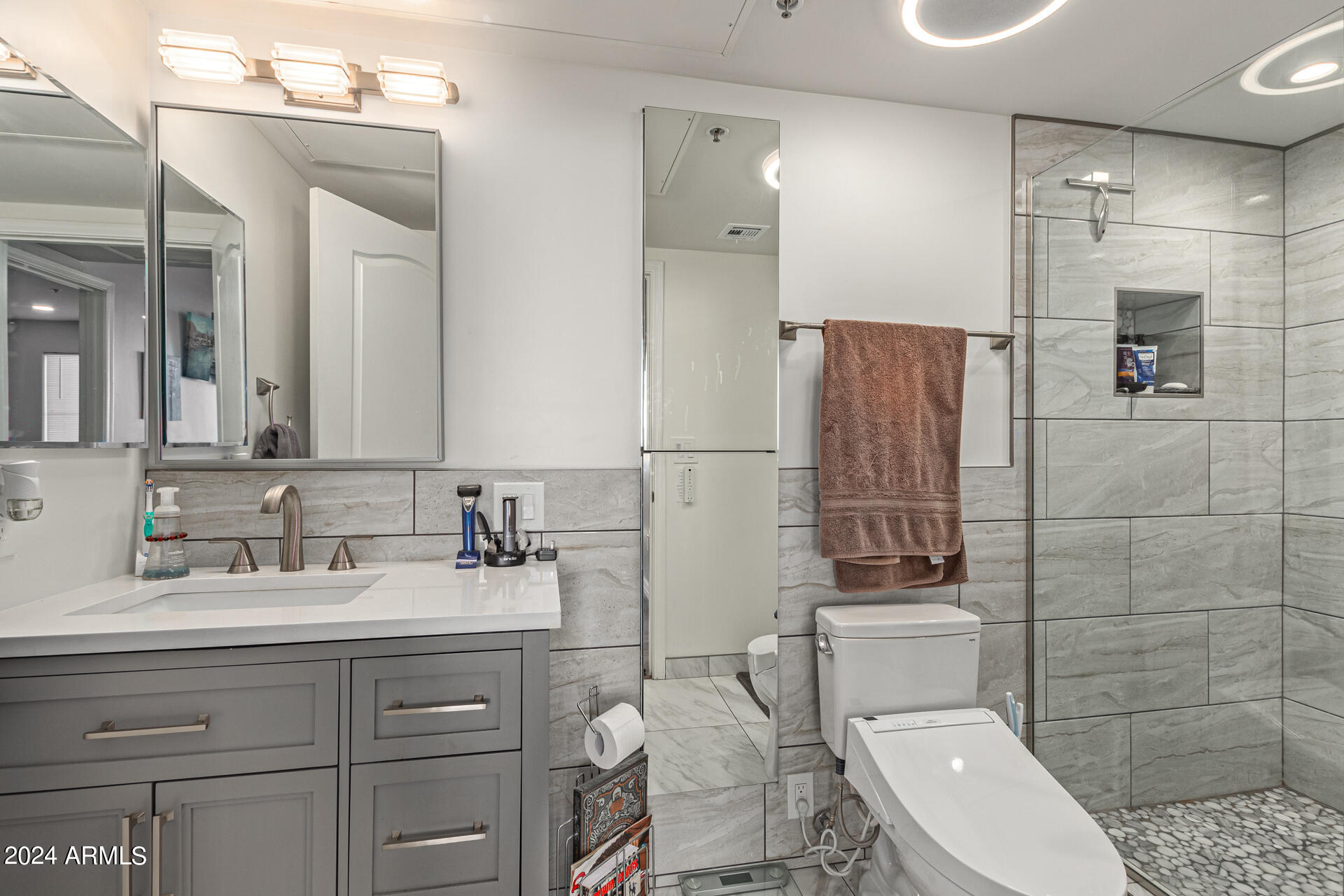2134 East Broadway Road, Unit 1008 Tempe, AZ 85282 - Photo 13 of 19 14-Broadway
