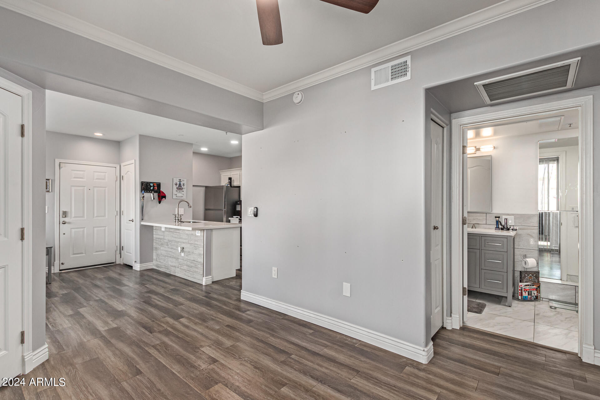 2134 East Broadway Road, Unit 1008 Tempe, AZ 85282 - Photo 6 of 19 07-Broadway