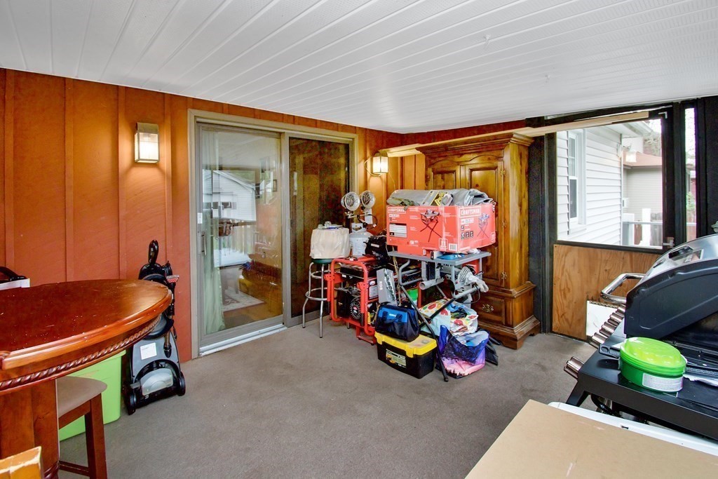 89 Athol Street Springfield, MA 01107 - Photo 7 of 10