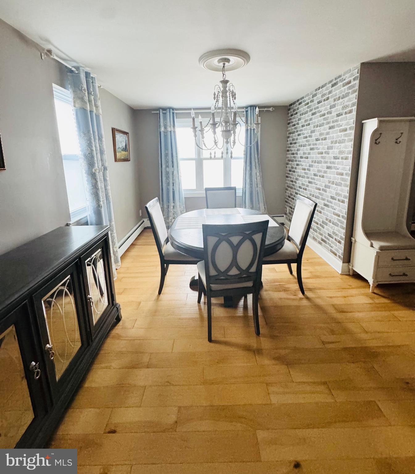 8239 Pine Road Philadelphia, PA 19111 - Photo 5 of 15