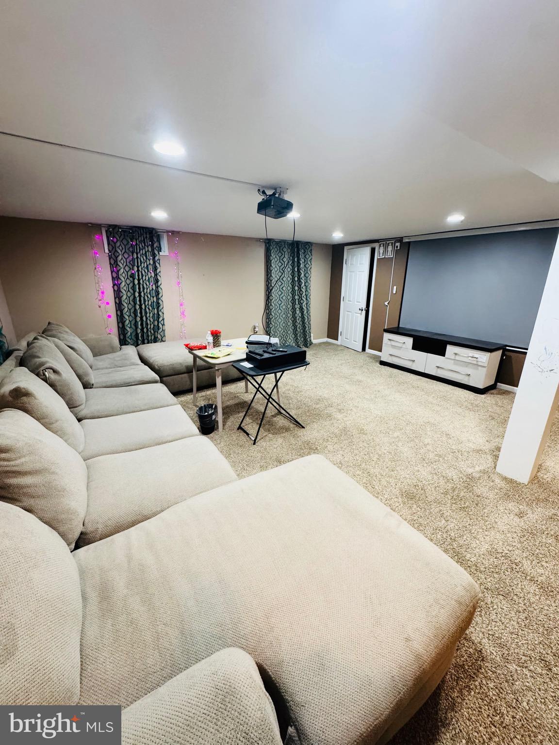 8239 Pine Road Philadelphia, PA 19111 - Photo 8 of 15