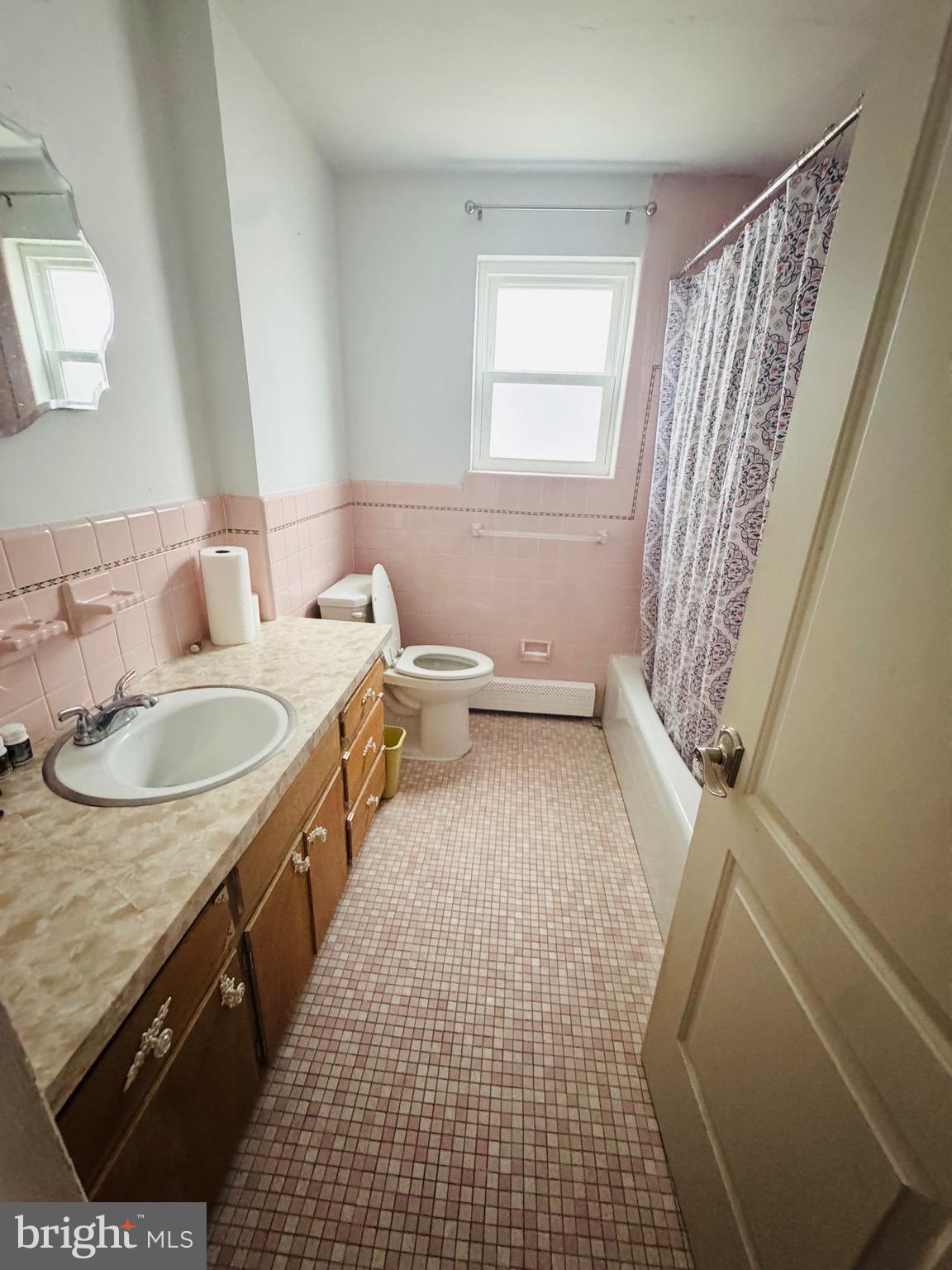 8239 Pine Road Philadelphia, PA 19111 - Photo 10 of 15