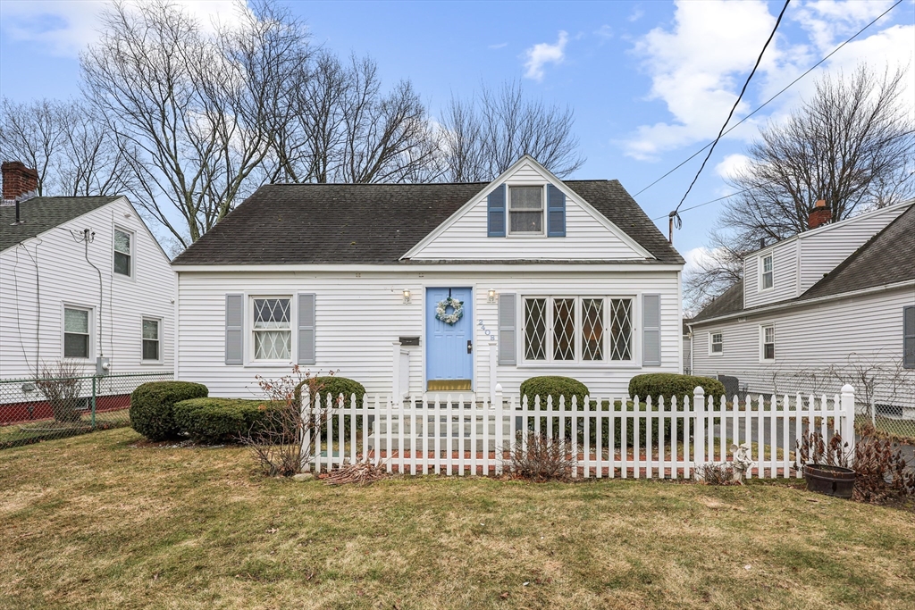 2408 Roosevelt Avenue Springfield, MA 01104 - Photo 1 of 34