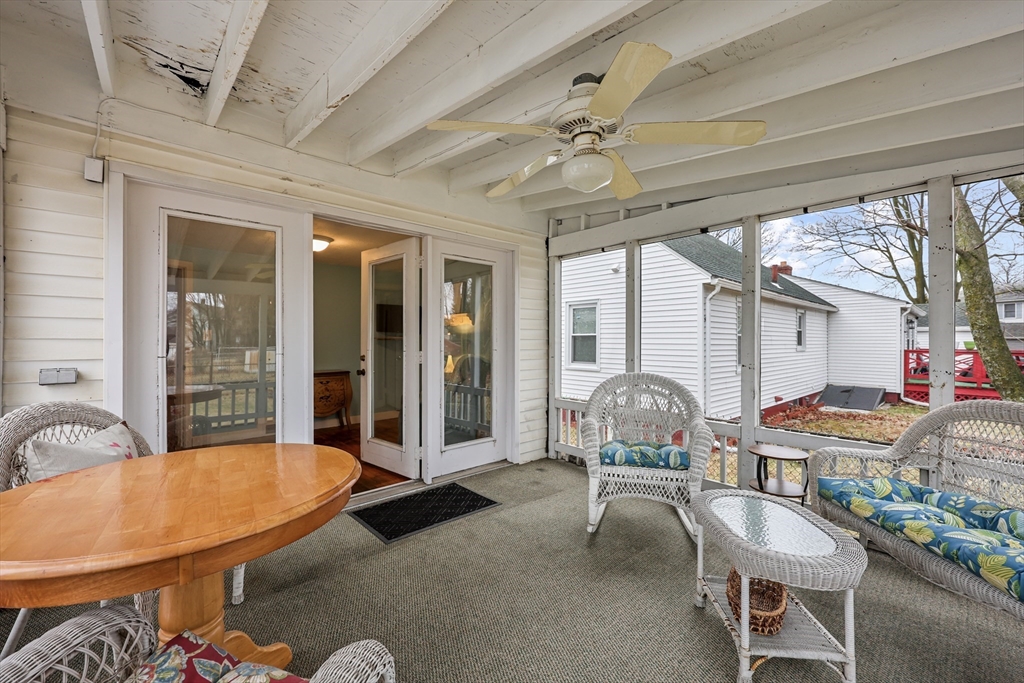 2408 Roosevelt Avenue Springfield, MA 01104 - Photo 15 of 34