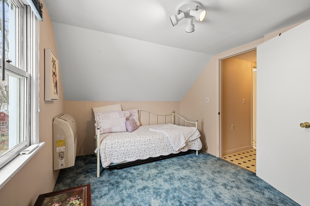 2408 Roosevelt Avenue Springfield, MA 01104 - Photo 19 of 34