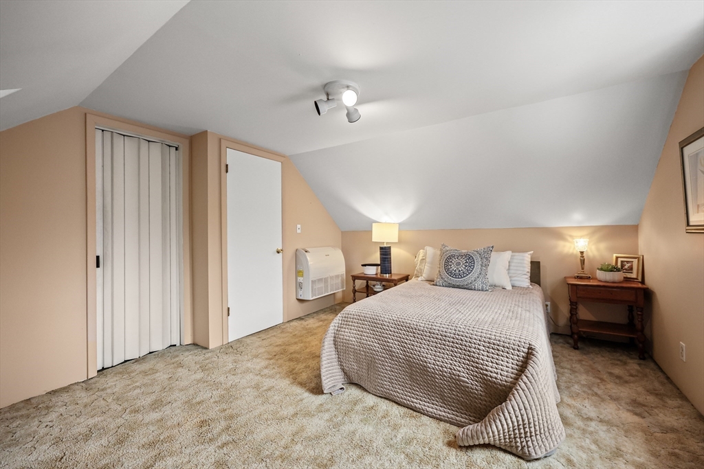 2408 Roosevelt Avenue Springfield, MA 01104 - Photo 24 of 34