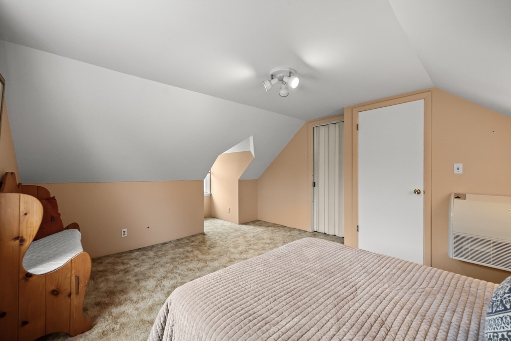 2408 Roosevelt Avenue Springfield, MA 01104 - Photo 25 of 34