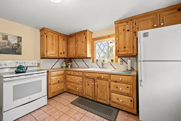 $249,900 | 2408 Roosevelt Avenue, Springfield, MA 01104