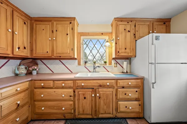 $249,900 | 2408 Roosevelt Avenue, Springfield, MA 01104