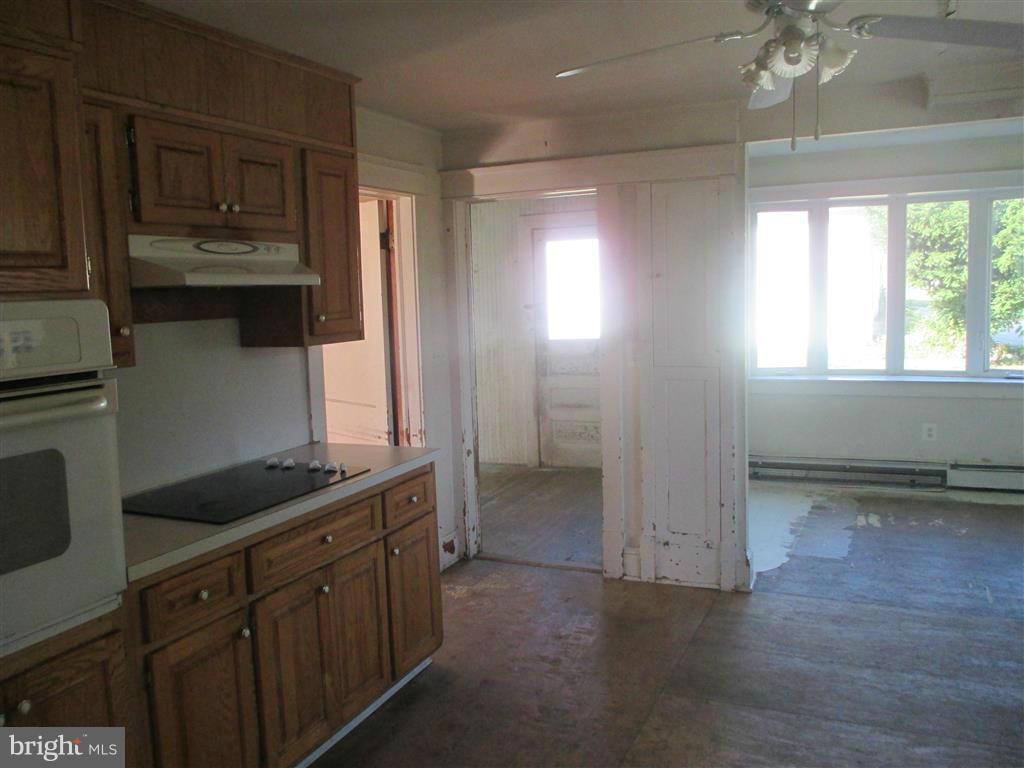 23345 Davis Mill Road Germantown, MD 20876 - Photo 6 of 25 Kitchen