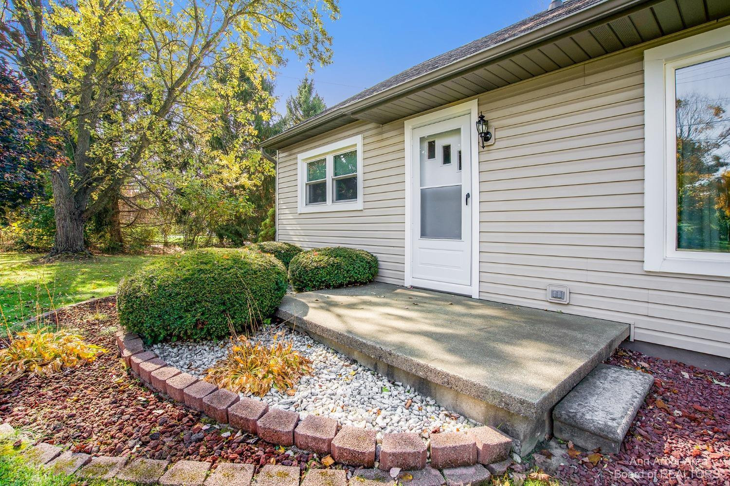11840 Hall Road Whitmore Lake, MI 48189 - Photo 4 of 53 Photo 4