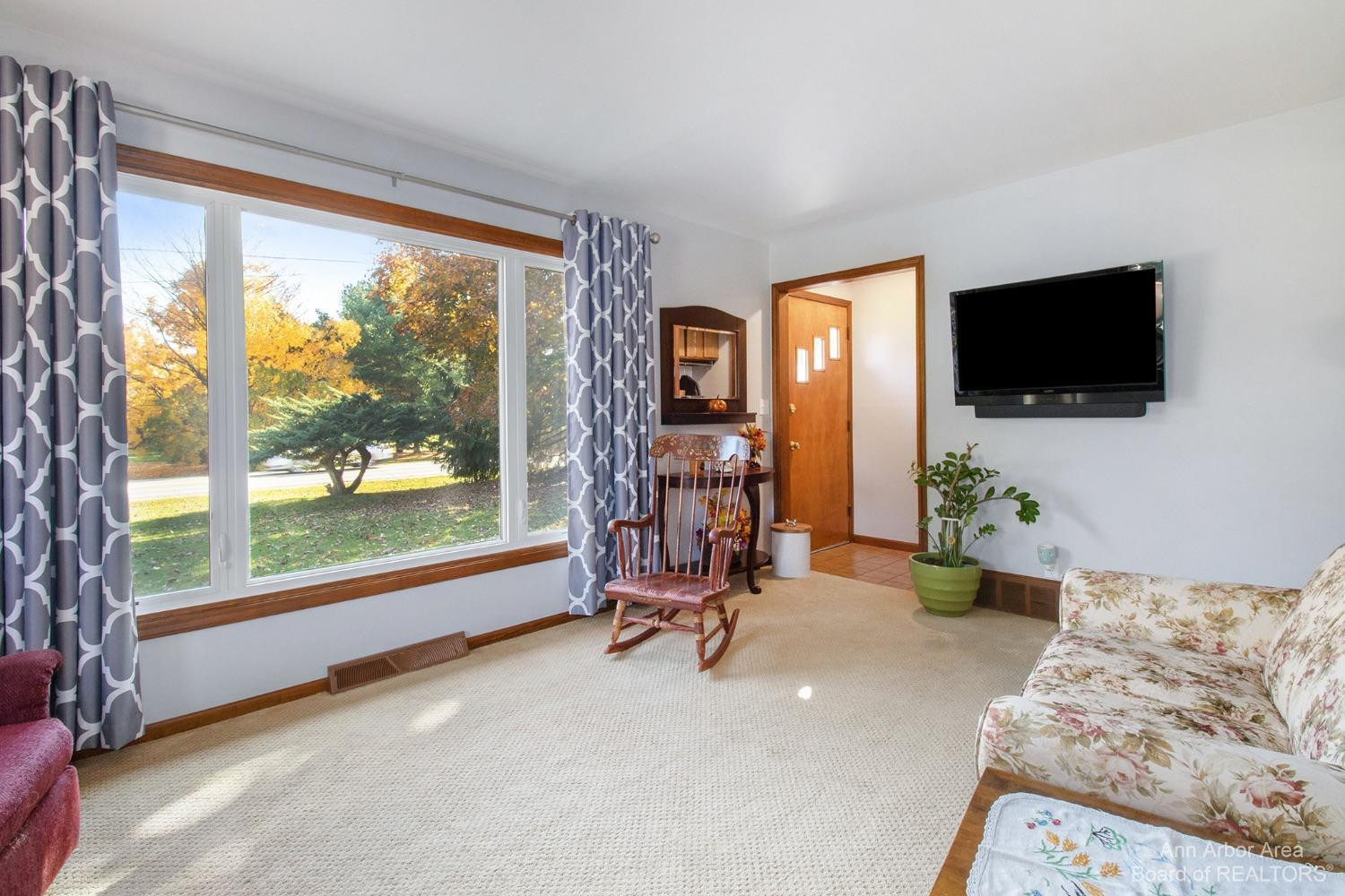 11840 Hall Road Whitmore Lake, MI 48189 - Photo 5 of 53 Photo 5