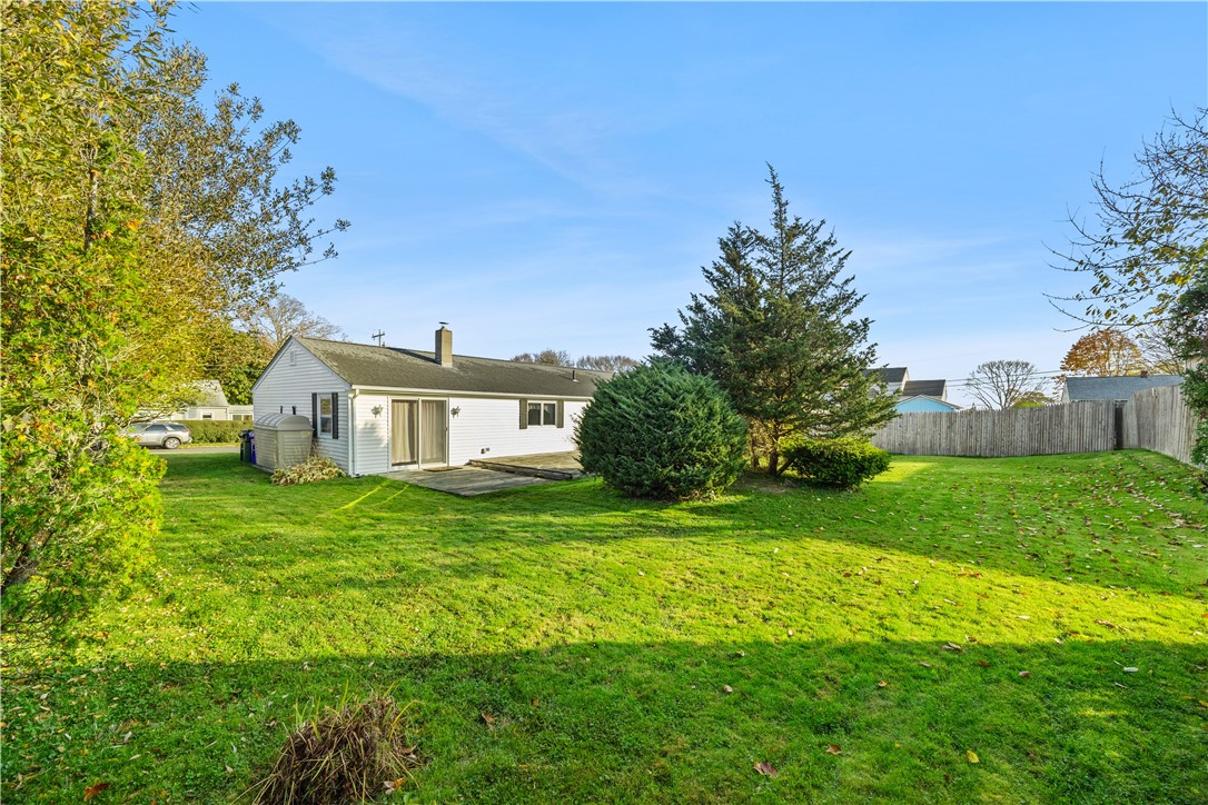 54 Sowams Drive Bristol, RI 02809 - Photo 4 of 28