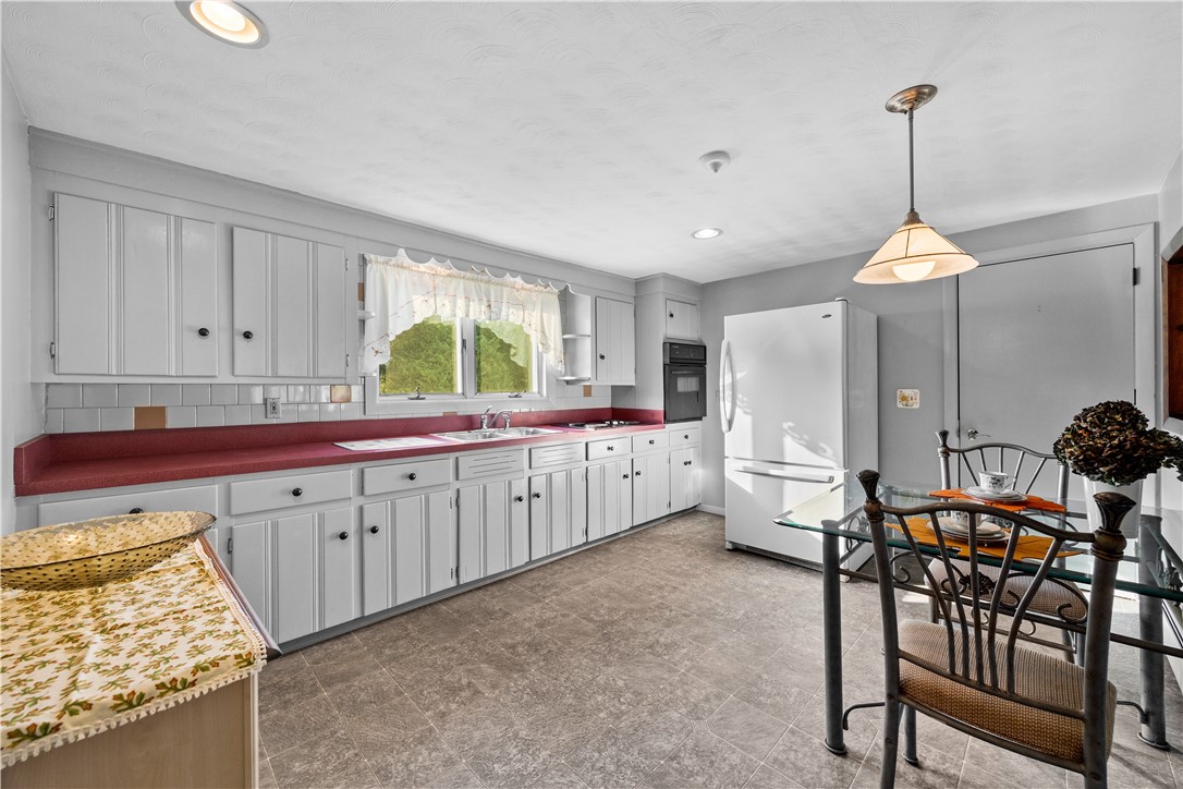 54 Sowams Drive Bristol, RI 02809 - Photo 10 of 28