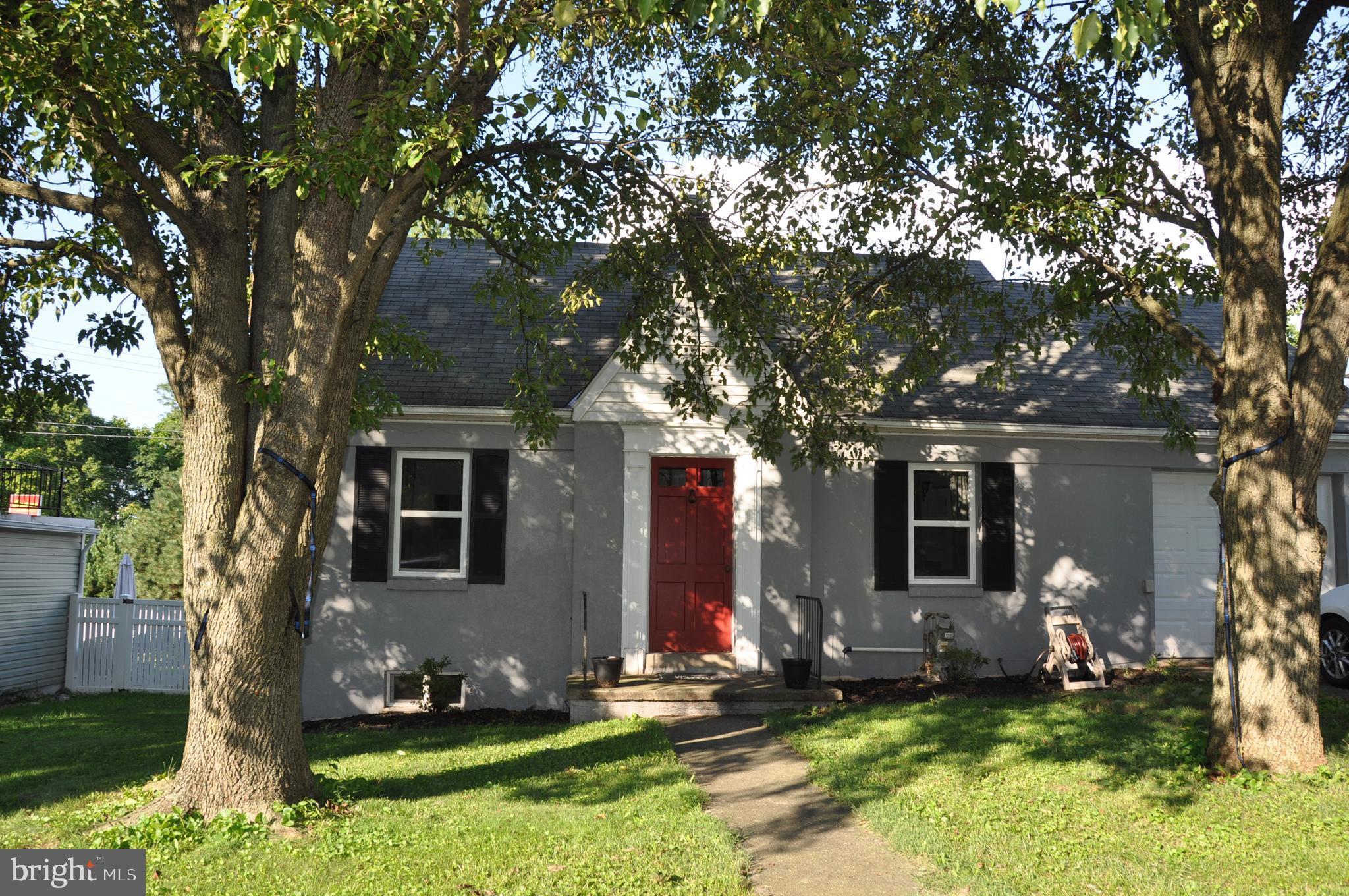 5 Ridgeway Drive York, PA 17404 - Photo 1 of 26 Gallery Image 1