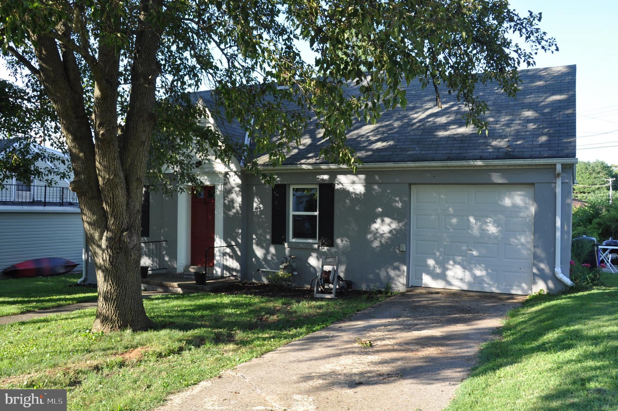 5 Ridgeway Drive York, PA 17404 - Photo 2 of 26 Gallery Image 2