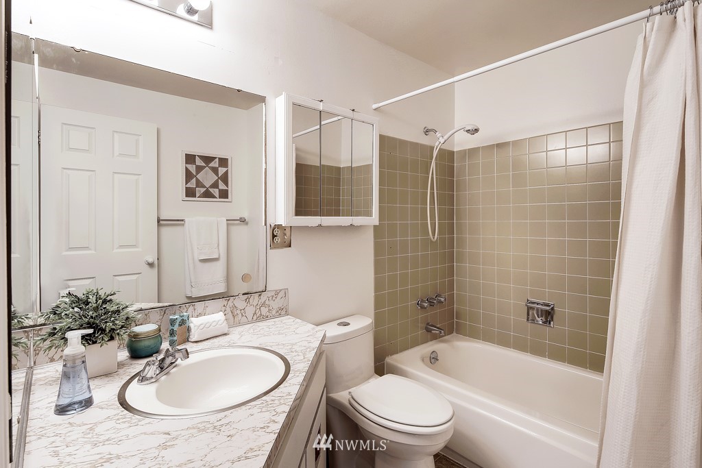 230 225th Street Southeast Bothell, WA 98021 - Photo 14 of 24