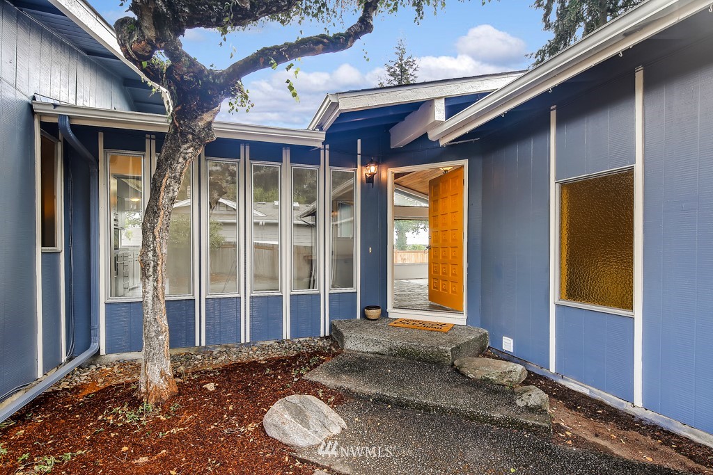 230 225th Street Southeast Bothell, WA 98021 - Photo 3 of 24