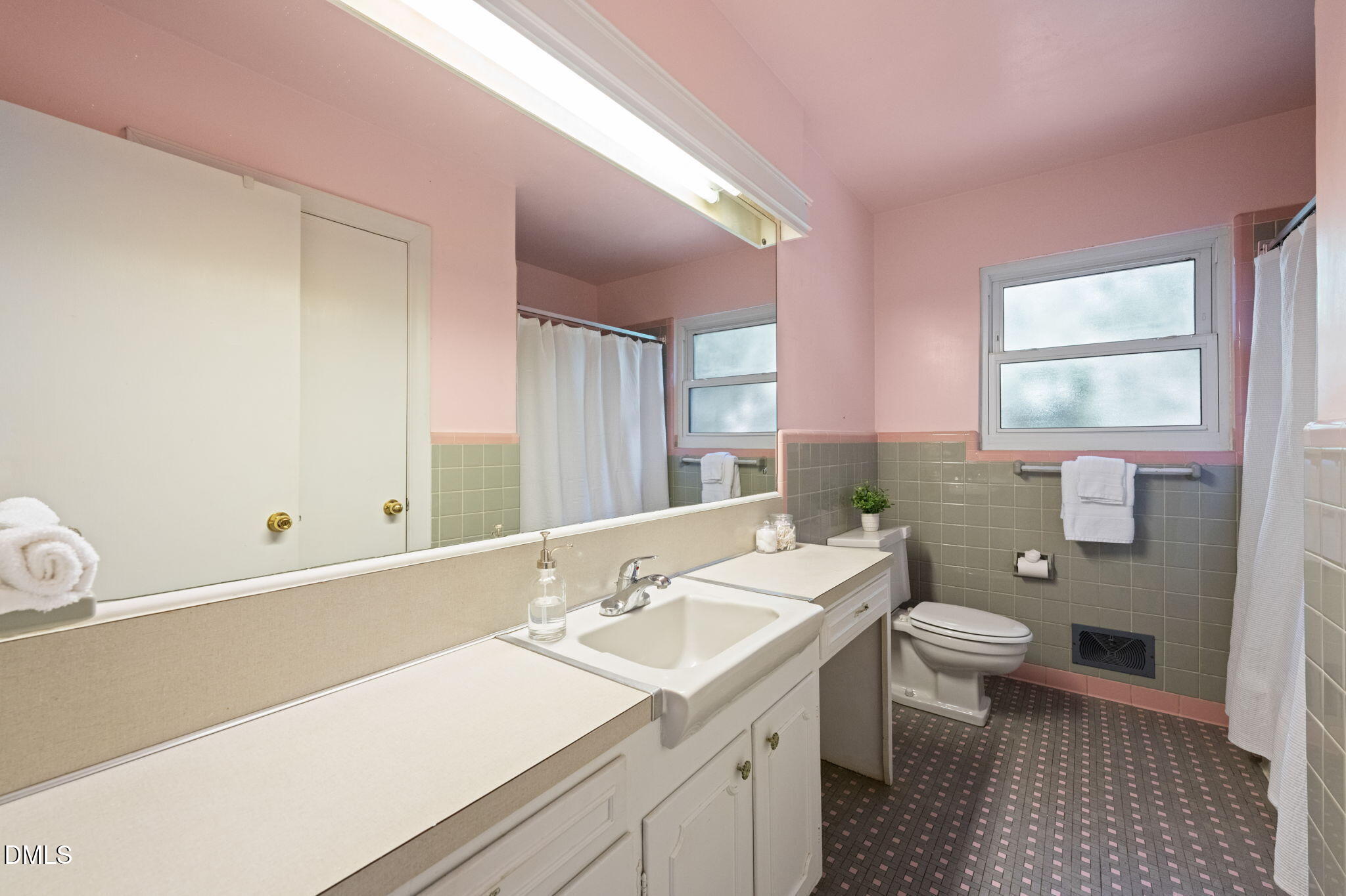 3525 Hope Valley Road Durham, NC 27707 - Photo 10 of 38 Main Level Bath