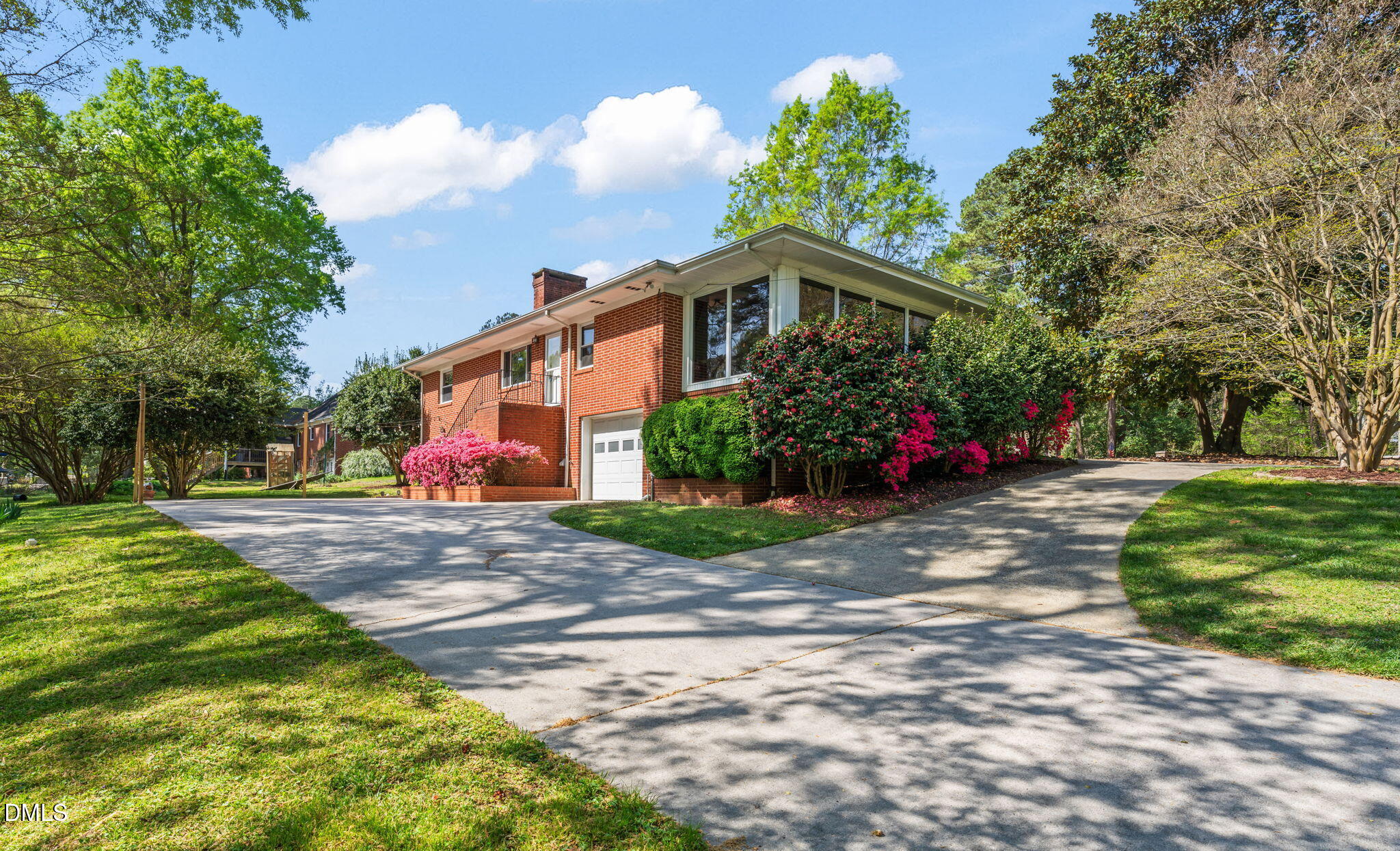 3525 Hope Valley Road Durham, NC 27707 - Photo 34 of 38 Driveway