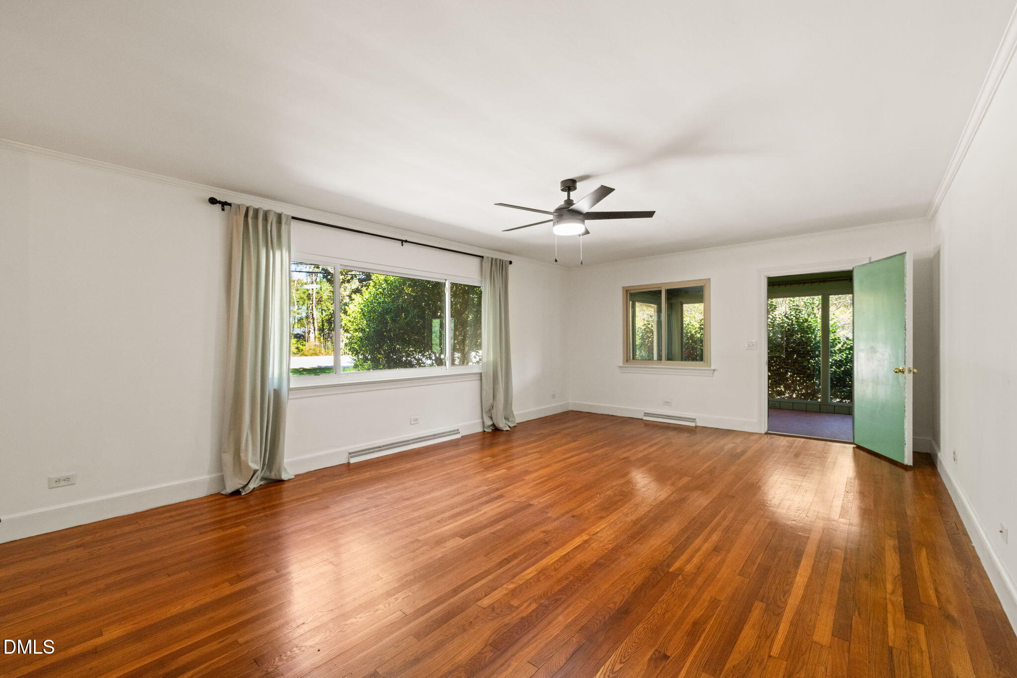 3525 Hope Valley Road Durham, NC 27707 - Photo 3 of 38 Living Room