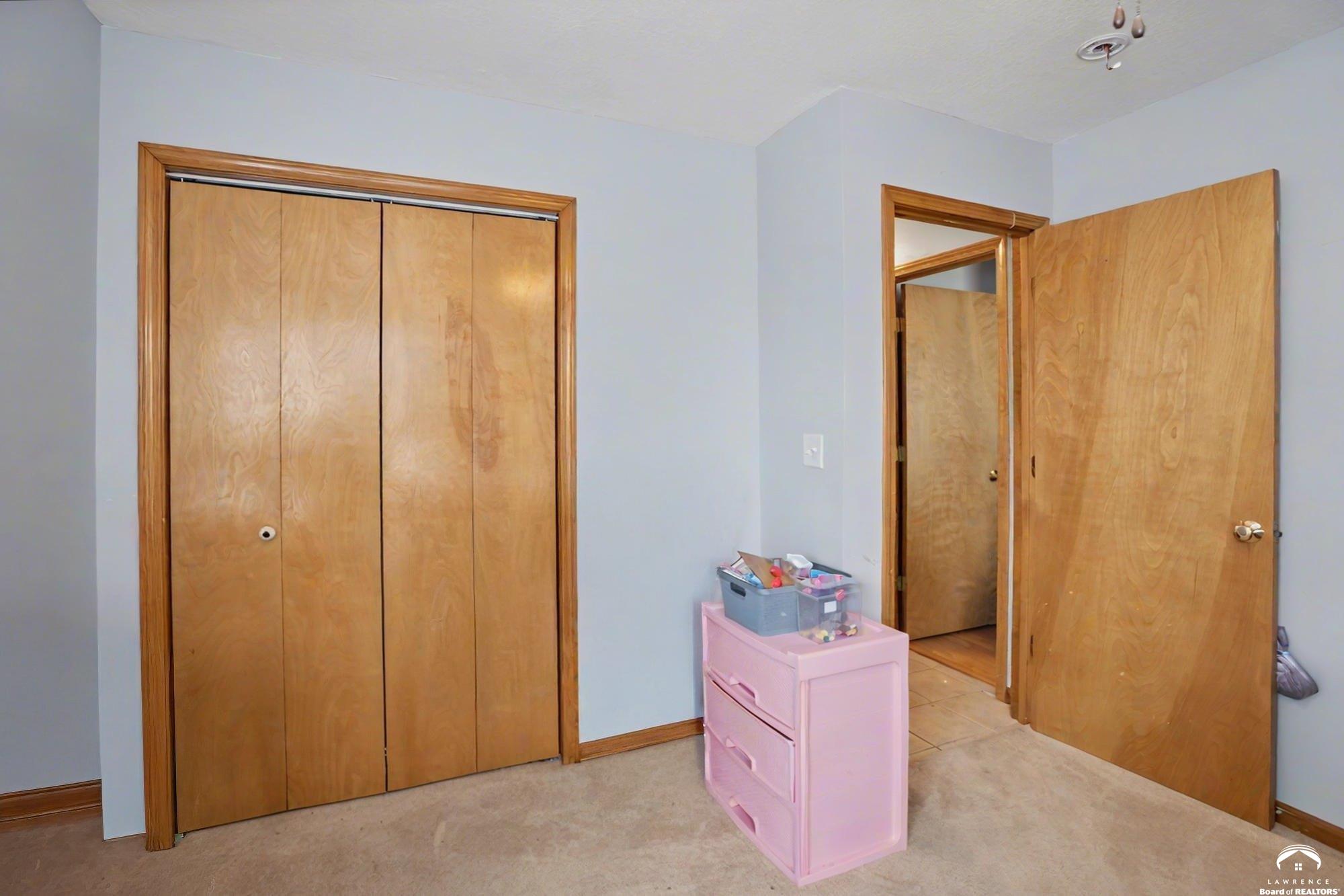 724 North Street Lawrence, KS 66044 - Photo 15 of 26