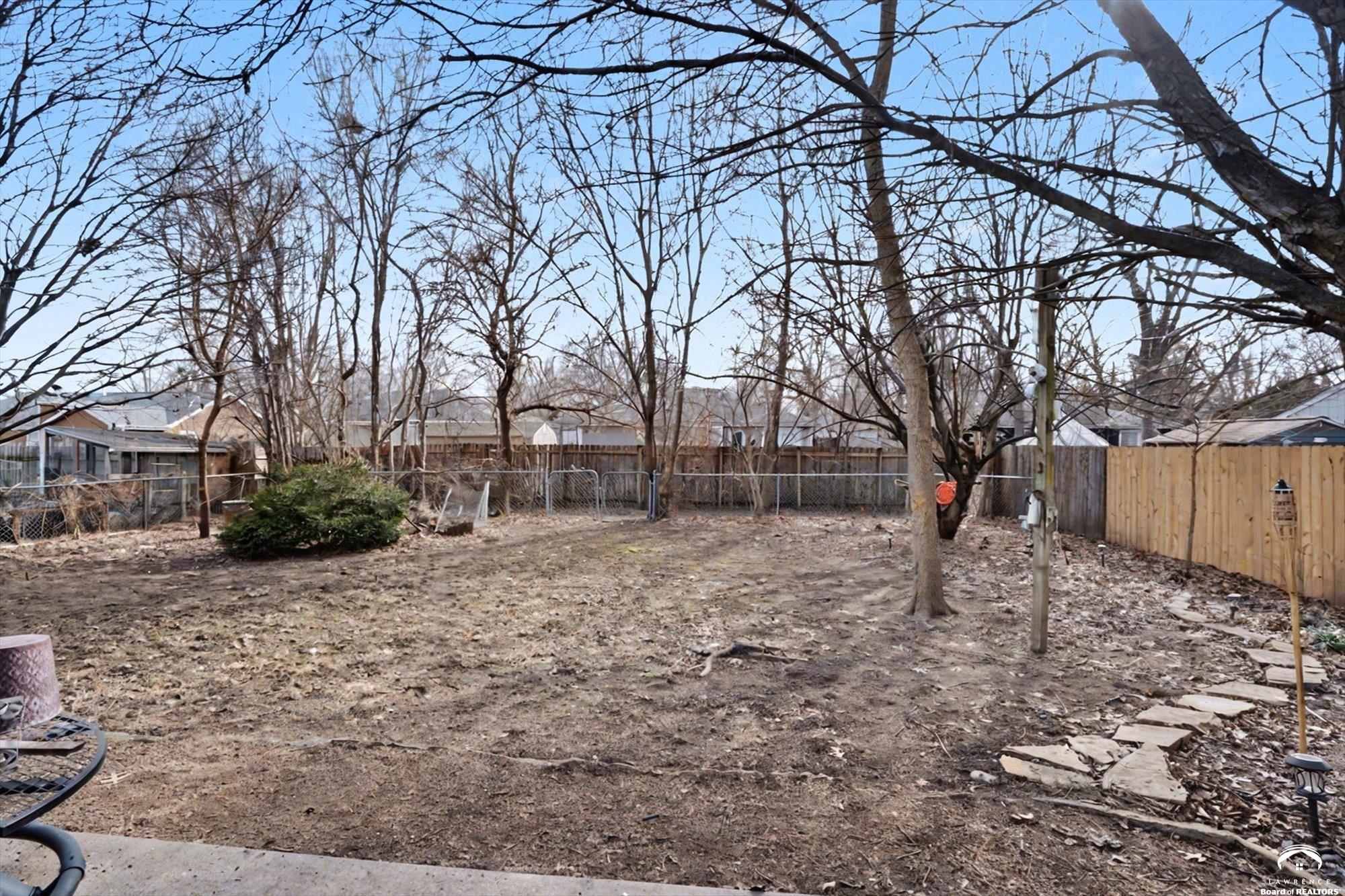 724 North Street Lawrence, KS 66044 - Photo 23 of 26