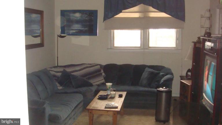 1666 Cape May Road Essex, MD 21221 - Photo 11 of 14 Living Room