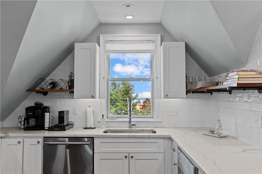 567 Bristol Ferry Road, Unit 3 Portsmouth, RI 02871 - Photo 16 of 49