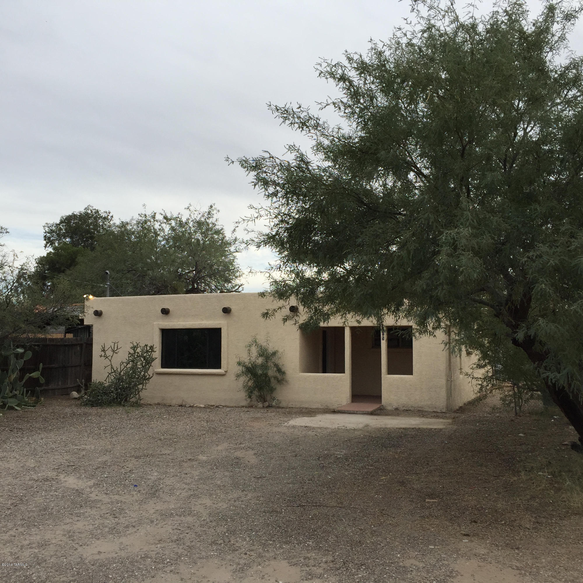 215 West Roger Road Tucson, AZ 85705 - Photo 2 of 22