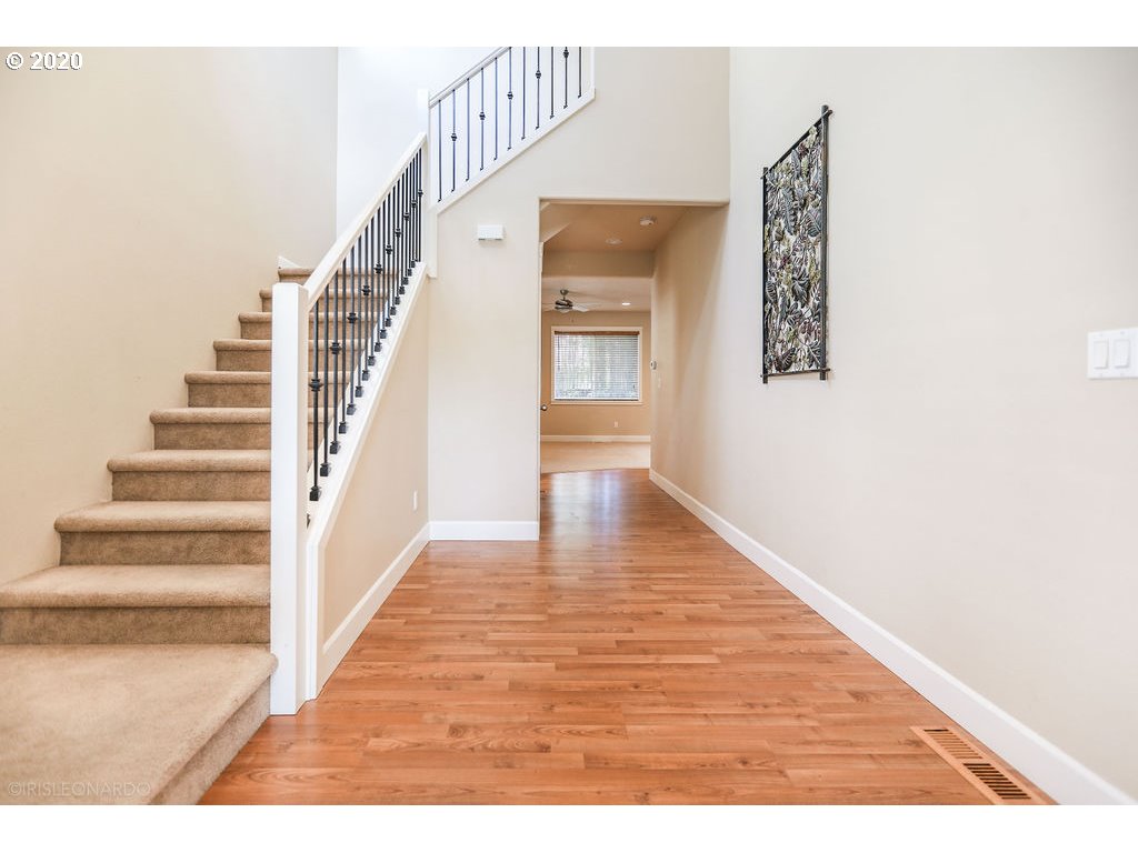 10101 Northeast 28th Avenue Vancouver, WA 98686 - Photo 3 of 32