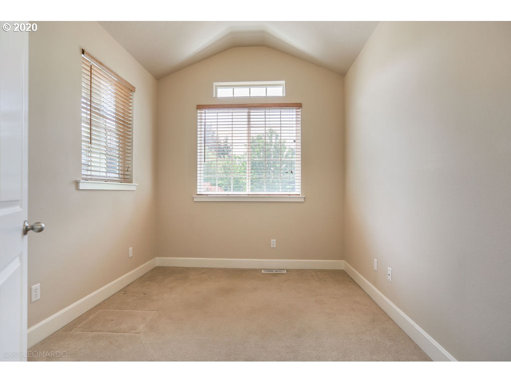 10101 Northeast 28th Avenue Vancouver, WA 98686 - Photo 4 of 32